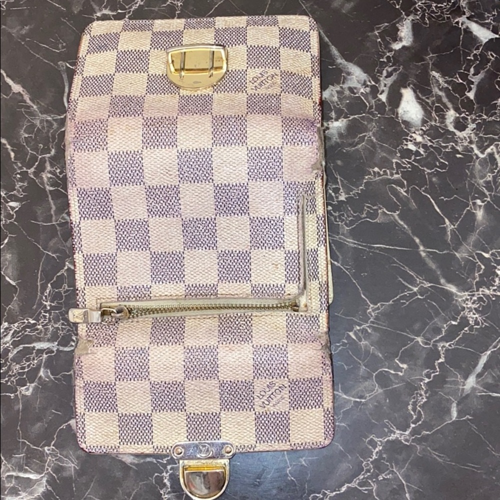 Louis Vuitton Wallet - Picture 3 of 4